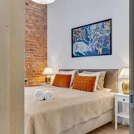 Rotermanni Apartment#top Location#spacious#free Parking דירה טאלין